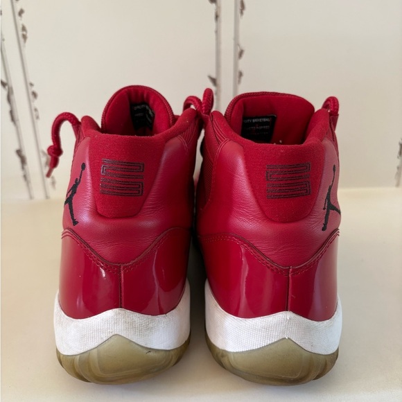 Nike Jordan 11 XI Men’s Red Sneakers in size 11.5 Win like 96 - Picture 3 of 8